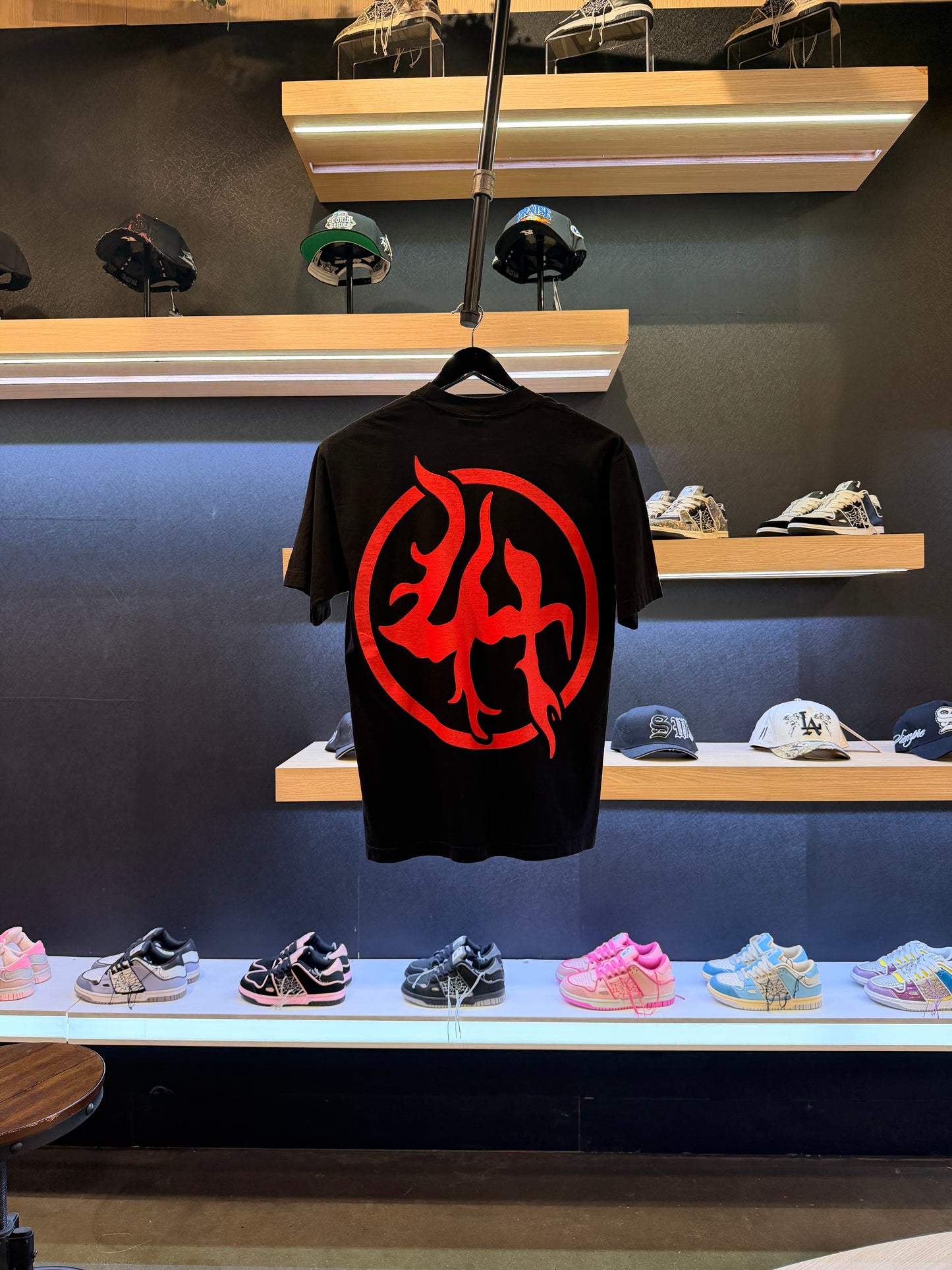 Lost hills Red Back-hit Tee